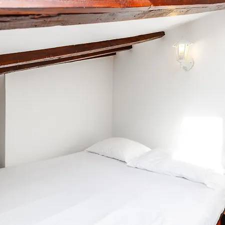Apartment Splendid Apartament Alfama-center